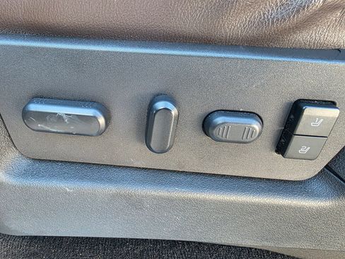 Used 2011 Ford F150 Platinum image 28