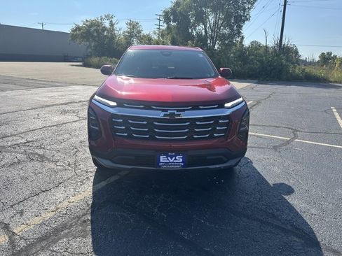New 2026 Chevrolet Equinox LT w/ Convenience Package II image 2