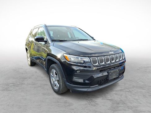 Used 2022 Jeep Compass Latitude w/ Sun and Sound Group image 2