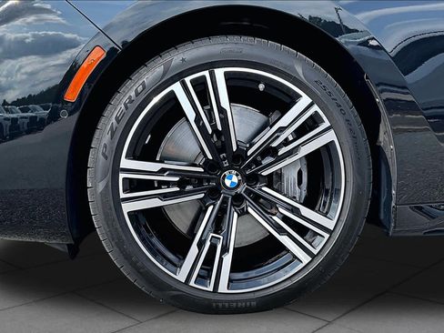 Used 2024 BMW 760i xDrive w/ Executive Package AWD/4WD image 10