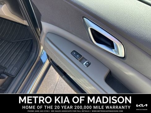 Used 2025 Kia Carnival SX FWD image 25