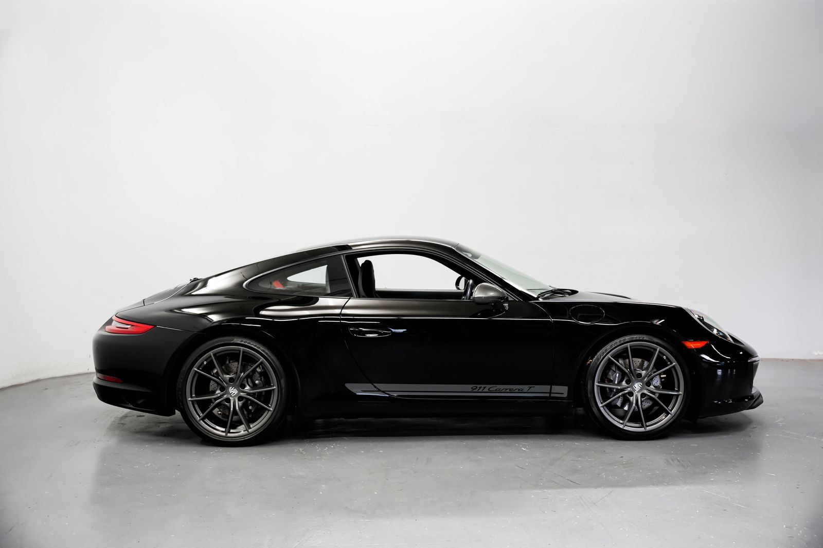 Used 2019 Porsche 911 Carrera T RWD image 2