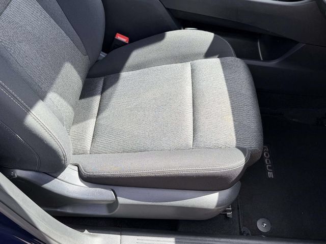 Used 2024 Nissan Rogue SV AWD/4WD image 11