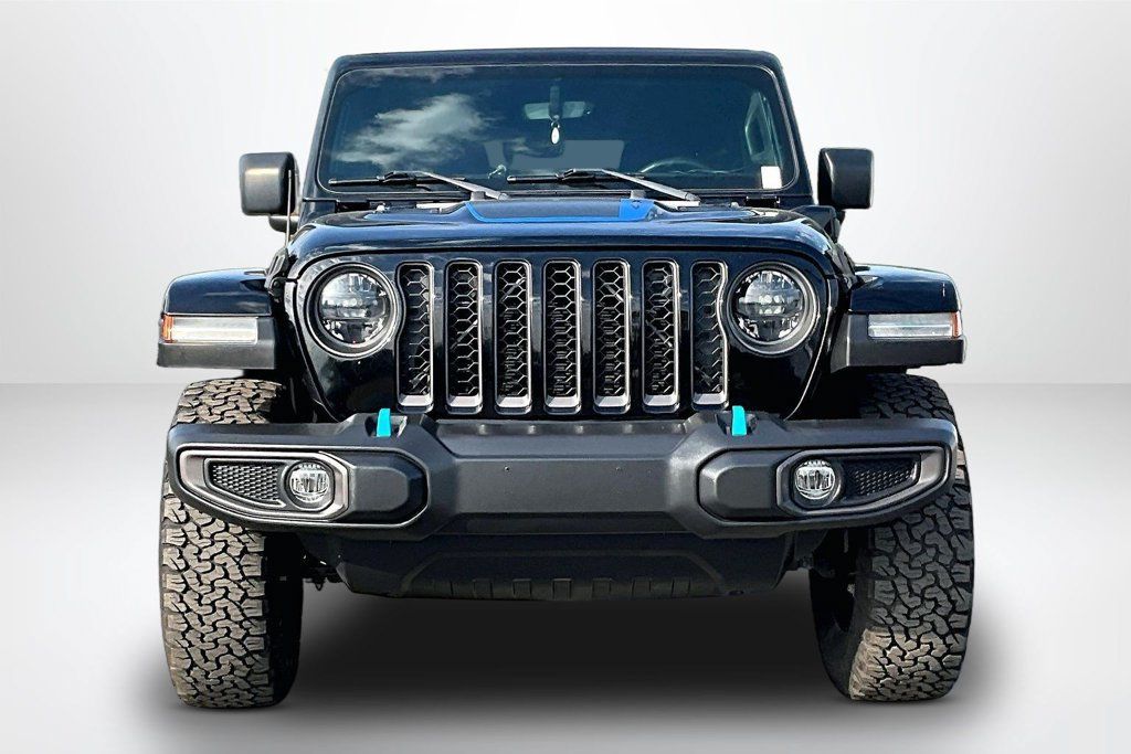 Used 2023 Jeep Wrangler Unlimited Rubicon 4xe w/ Cold Weather Group AWD/4WD image 2