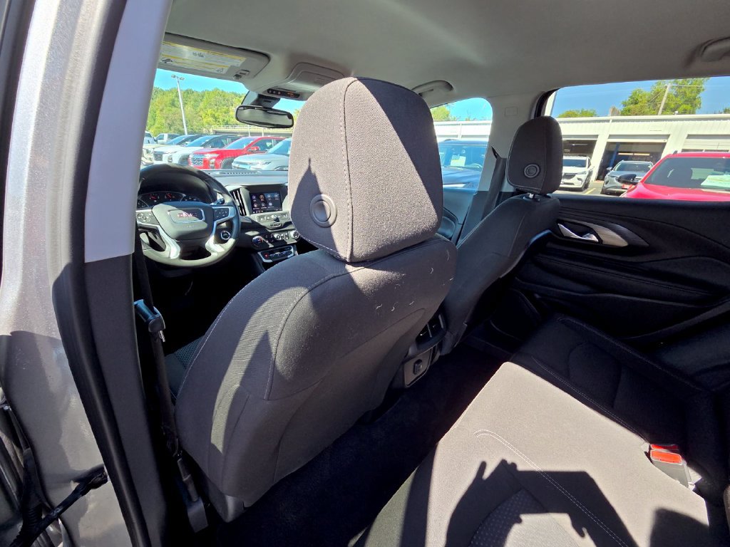 Used 2023 GMC Terrain SLE w/ Driver Convenience Package FWD image 27