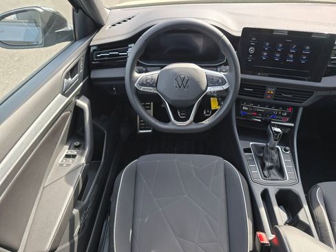 Used 2025 Volkswagen Jetta Sport FWD image 26