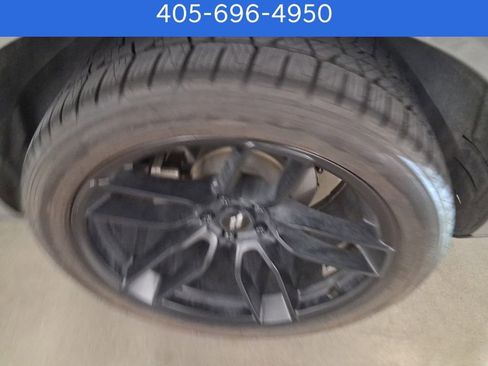 Used 2017 Dodge Challenger SXT w/ Blacktop Package image 11