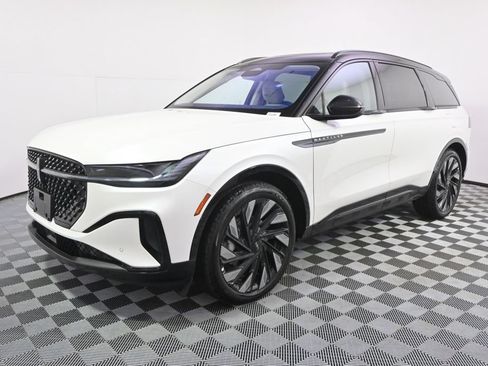 New 2026 Lincoln Nautilus Reserve w/ Jet Appearance Package AWD/4WD image 2