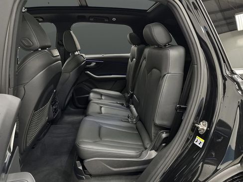 Used 2025 Audi Q7 3.0T Prestige w/ Prestige Package image 32