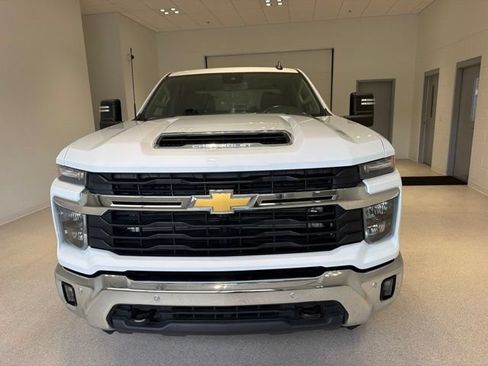 Used 2025 Chevrolet Silverado 2500 LT w/ Safety Package AWD/4WD image 2
