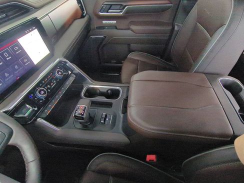 Used 2025 GMC Sierra 1500 Denali w/ Denali Reserve Package AWD/4WD image 31