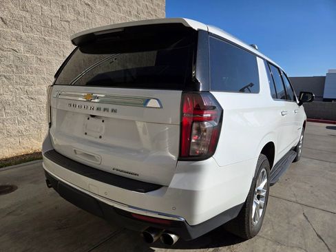 Used 2023 Chevrolet Suburban Premier image 4