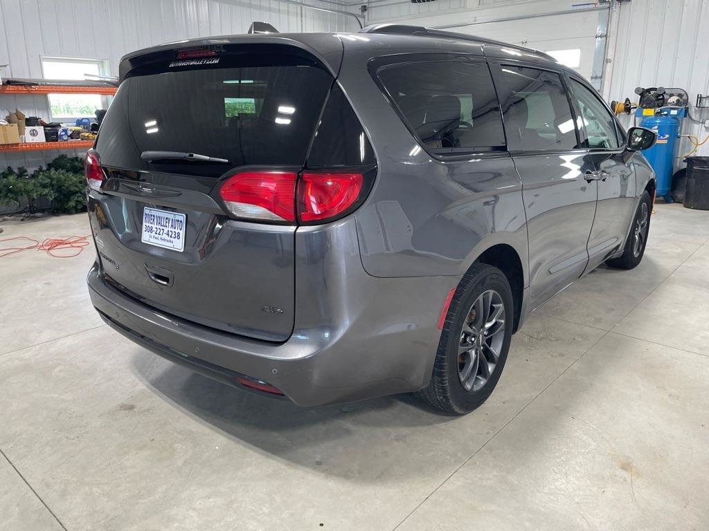 Used 2020 Chrysler Pacifica Touring-L AWD/4WD image 7