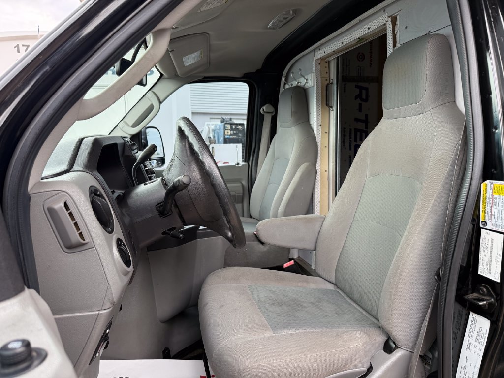 Used 2016 Ford E-450 and Econoline 450 Super Duty RWD image 9