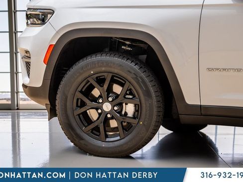 Used 2022 Jeep Grand Cherokee Limited AWD/4WD image 42