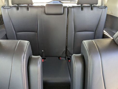Used 2025 Toyota Grand Highlander AWD image 33