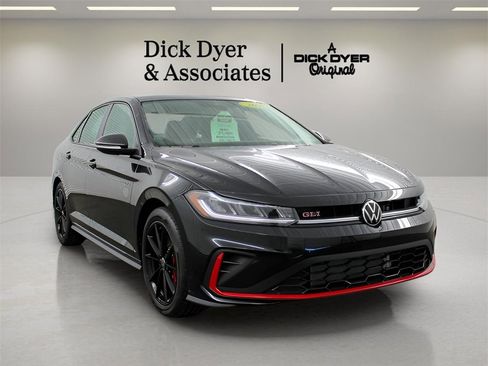 Used 2025 Volkswagen Jetta GLI Autobahn image 1