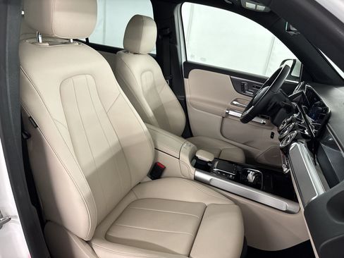 Certified 2023 Mercedes-Benz EQB 300 4MATIC image 24