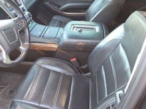 Used 2018 GMC Yukon XL Denali image 15