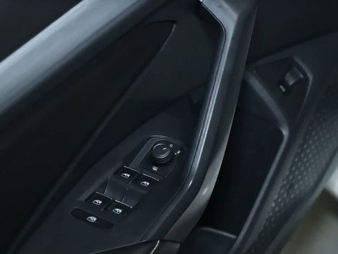 Certified 2025 Volkswagen Jetta S image 16