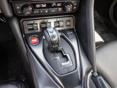 Used 2023 Nissan GT-R Premium AWD/4WD image 18