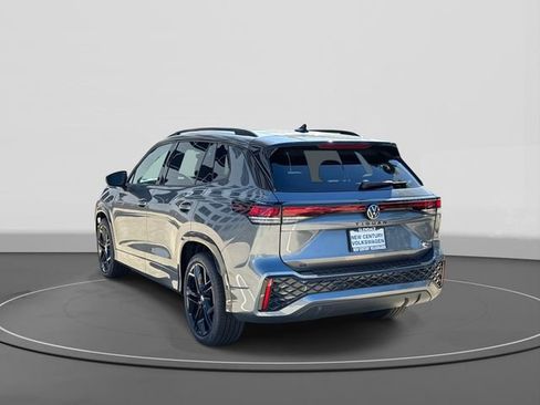 New 2026 Volkswagen Tiguan SE R-Line image 3