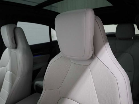 Certified 2025 Porsche Macan Electric RWD image 19