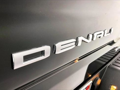 Used 2023 GMC Sierra 2500 Denali w/ Denali Black Diamond Edition image 31