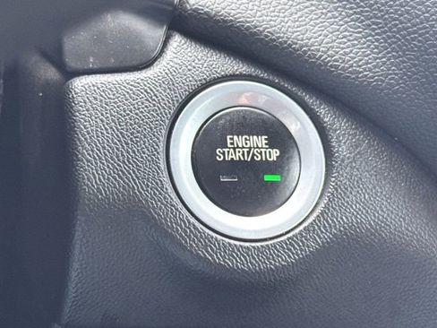 Used 2019 Chevrolet Equinox LT FWD image 16