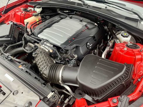 Certified 2022 Chevrolet Camaro LT RWD image 27