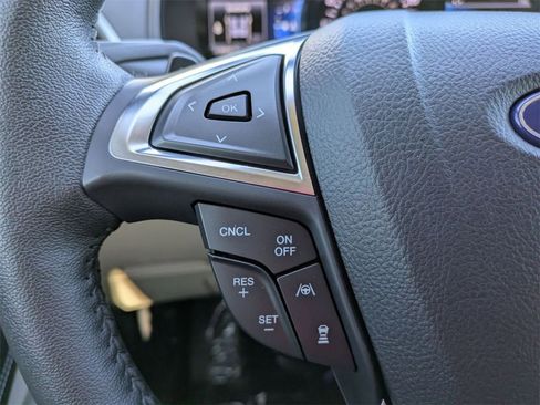 Used 2022 Ford Edge Titanium w/ Equipment Group 301A image 18