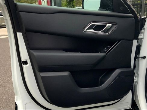 Used 2026 Land Rover Range Rover Velar Dynamic SE image 21