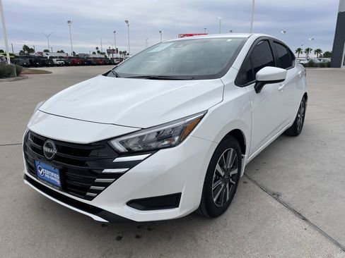 Certified 2025 Nissan Versa SV w/ Trunk Package image 5