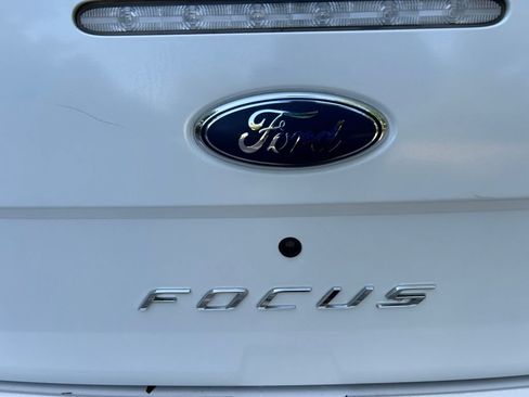 Used 2009 Ford Focus SE FWD image 9