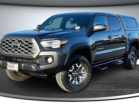 Used 2023 Toyota Tacoma TRD Off-Road w/ Technology Package image 3
