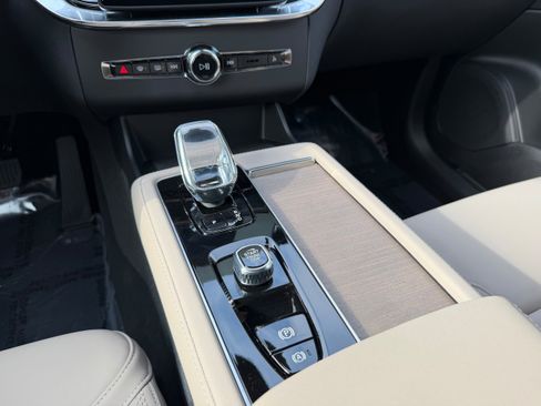 New 2026 Volvo XC90 T8 Plus w/ Protection Package Premier AWD/4WD image 14