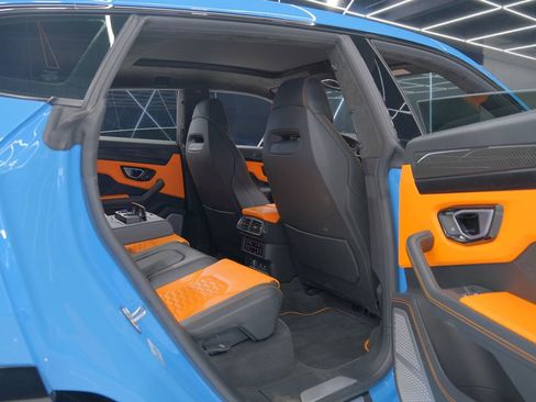 Used 2022 Lamborghini Urus image 18