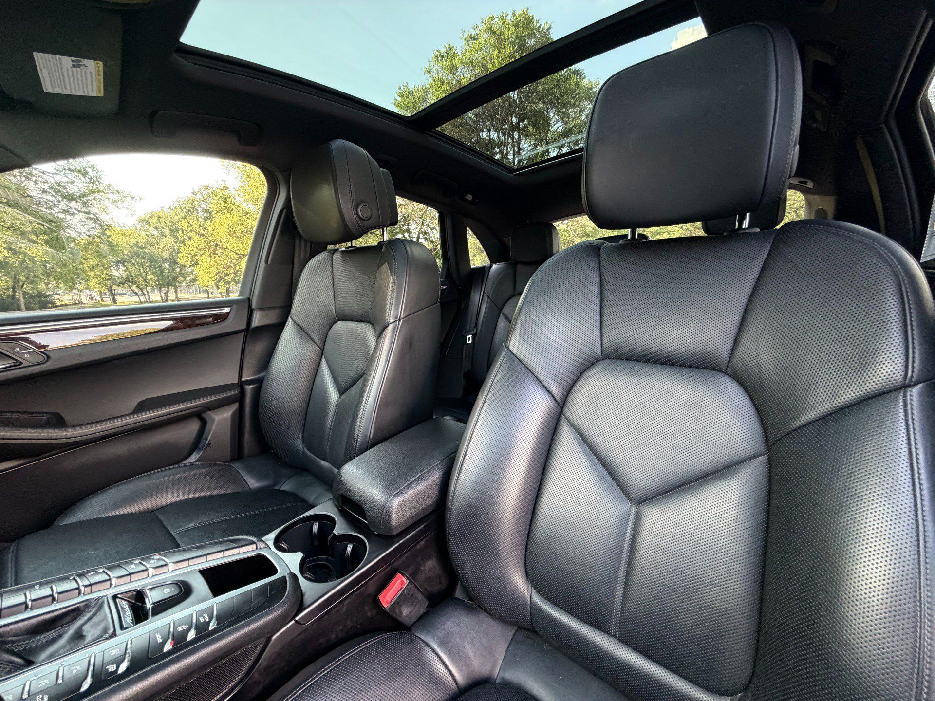 Used 2021 Porsche Macan S AWD/4WD image 6