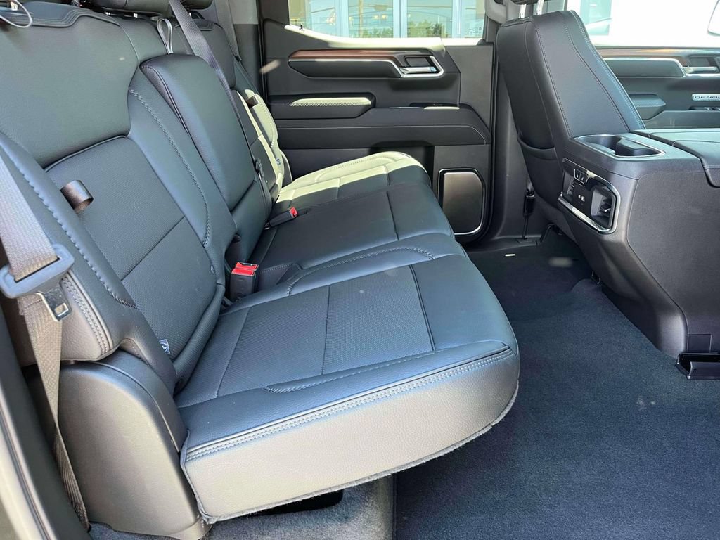 Used 2024 GMC Sierra 1500 Denali w/ Technology Package AWD/4WD image 19