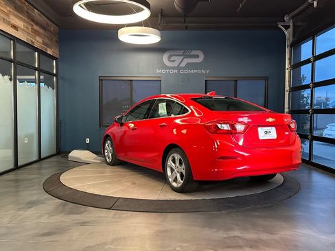 Used 2017 Chevrolet Cruze Premier FWD image 5