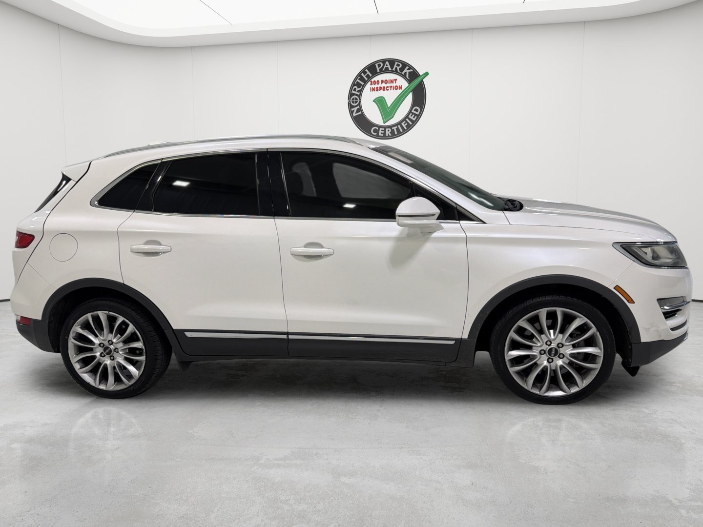 Used 2015 Lincoln MKC FWD w/ Equipment Group 102A Reserve image 6