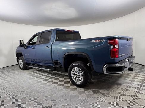 Used 2025 Chevrolet Silverado 2500 LT w/ Convenience Package image 7