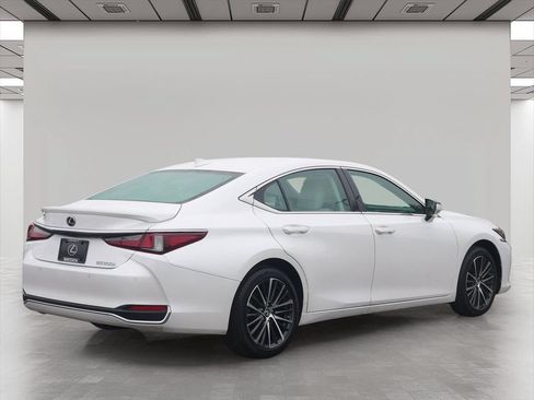 Certified 2024 Lexus ES 300h w/ Premium Package FWD image 6