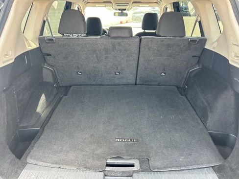 Used 2023 Nissan Rogue SV FWD image 9