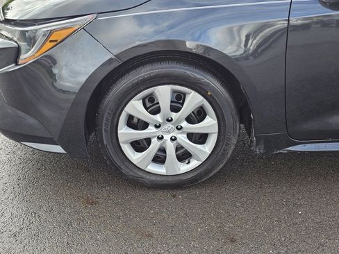 Used 2021 Toyota Corolla LE image 9