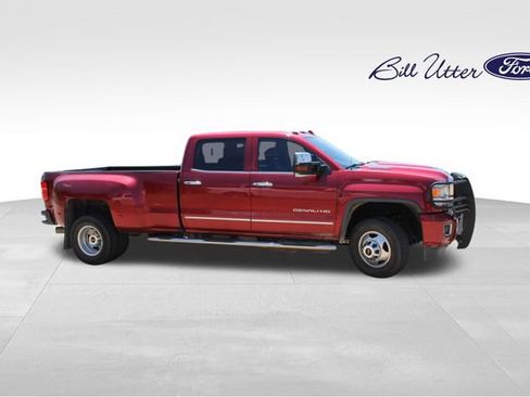 Used 2018 GMC Sierra 3500 Denali w/ Duramax Plus Package AWD/4WD image 4