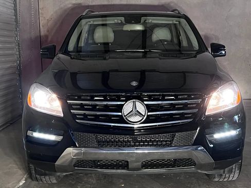 Used 2012 Mercedes-Benz ML 350 ML 350 4MATIC Sport Utility 4D image 2