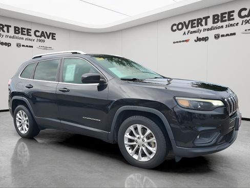 Used 2019 Jeep Cherokee Latitude w/ Popular Appearance Group image 1