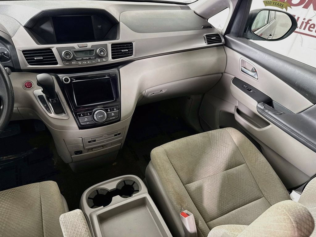 Used 2017 Honda Odyssey SE image 25