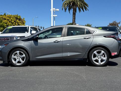 Used 2017 Chevrolet Volt LT FWD image 8